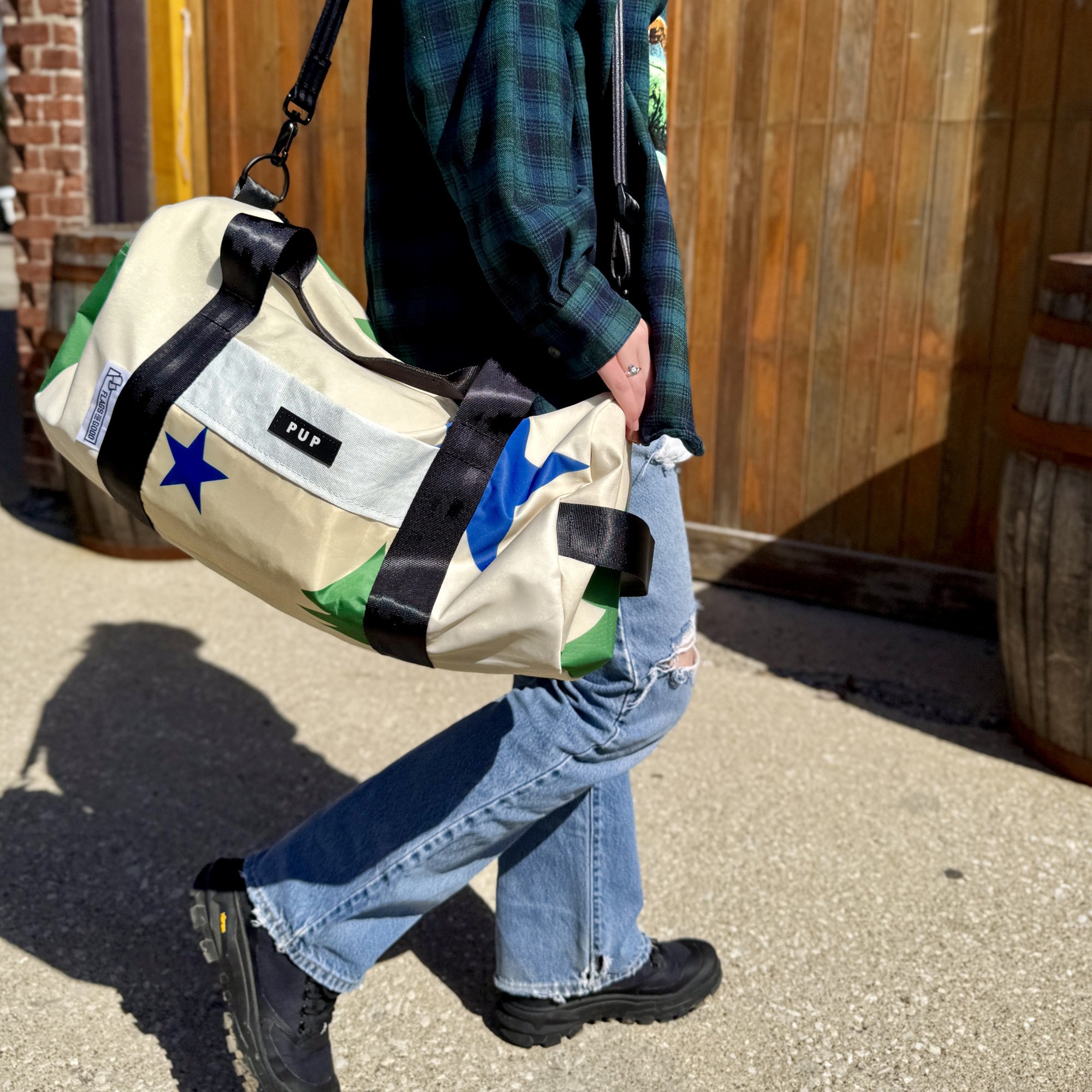 Maine 1901 repurposed flags into a duffel bag