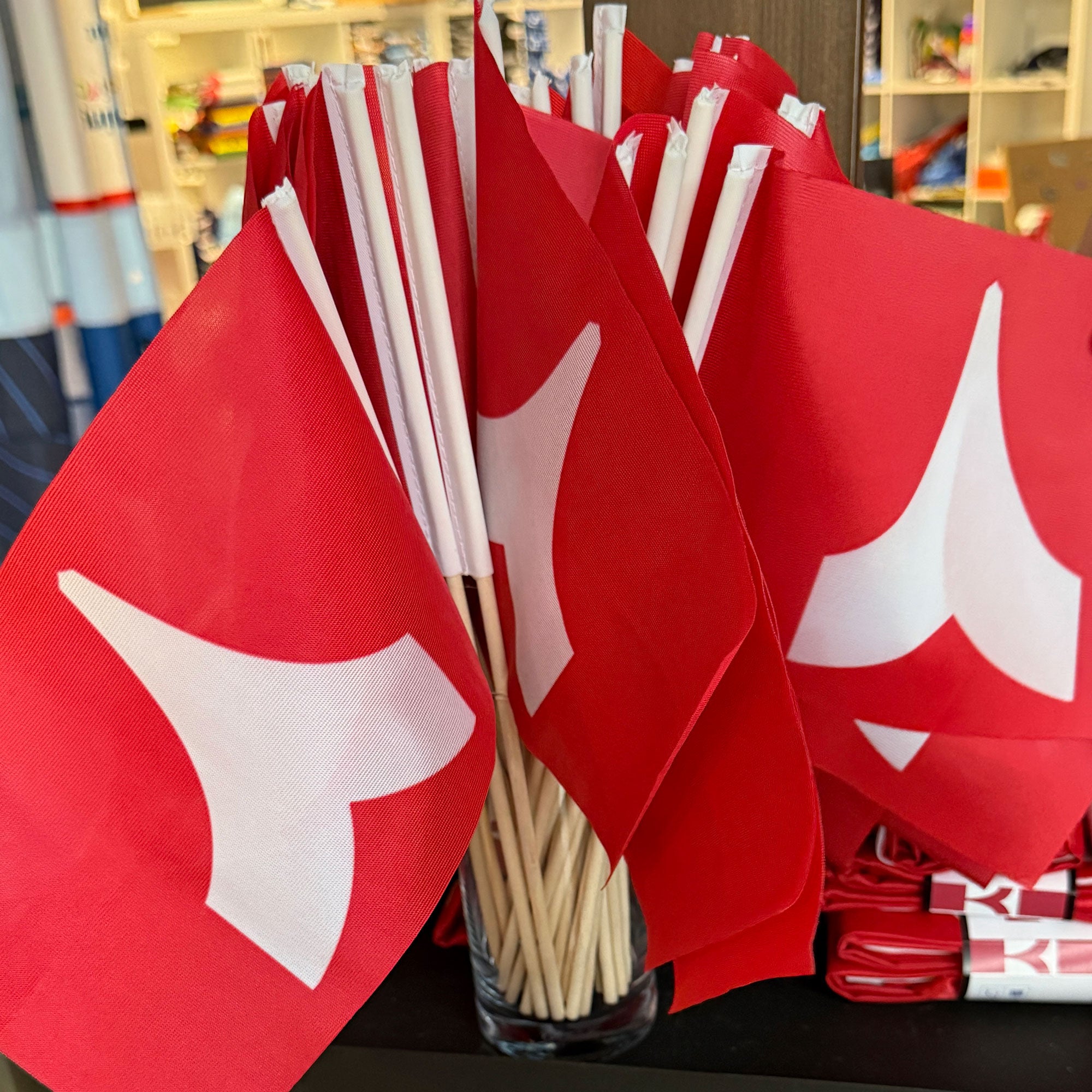 Phantom Regiment Hand Flags (Pack of 5)